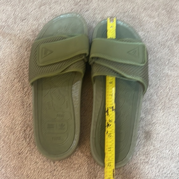 Adidas Pharrell Williams Slides- New❗️ main image 5